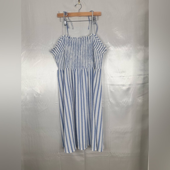 H&M Dresses & Skirts - Divided Tie Strap smocked Blue and White Textured Dress size‎ XXL